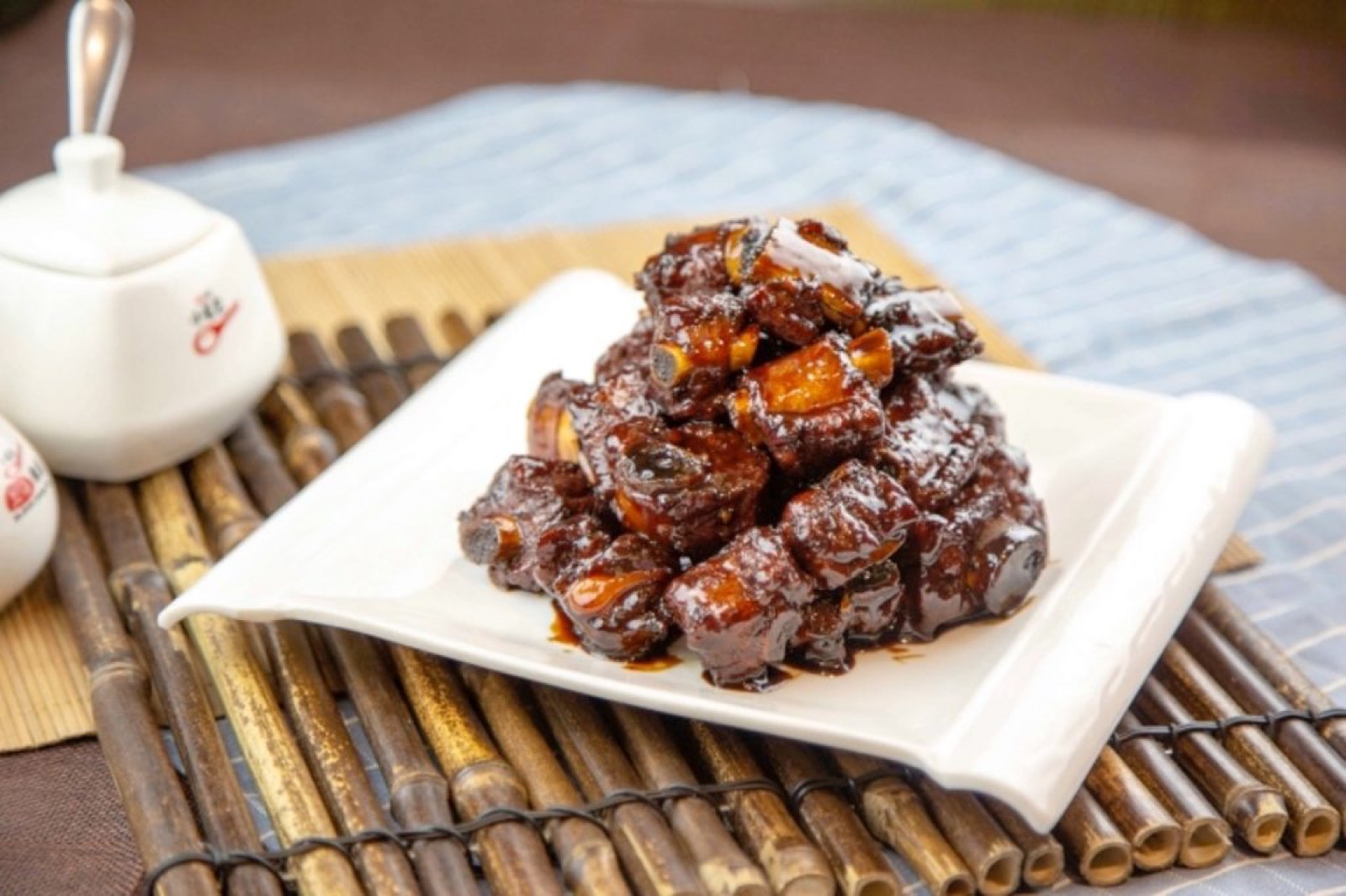 Sweet and sour ribs Shanghai style